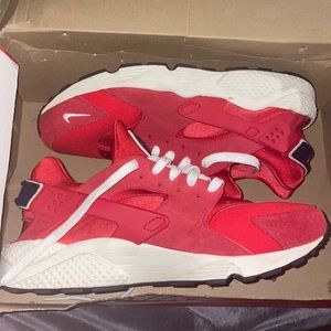 Nike Air Huarache Run “Varsity Jacket Red”